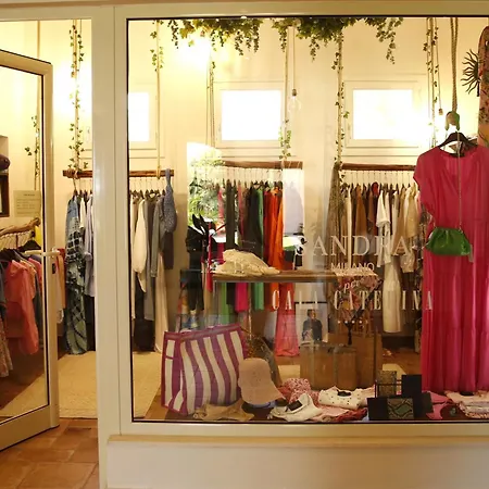 Cala Caterina מלון