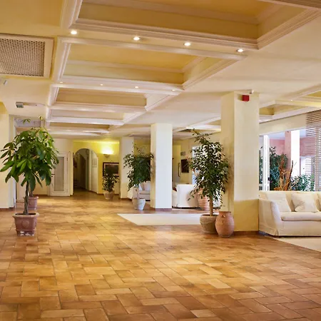 מלון Cala Caterina 4*